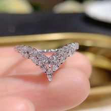 Simple White Diamond Heart-Shaped Teardrop Ring